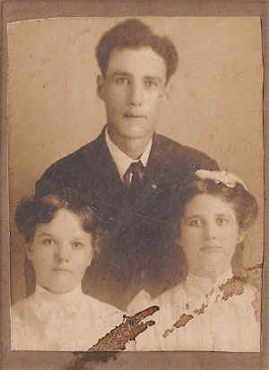 Three people.jpg (214534 bytes)